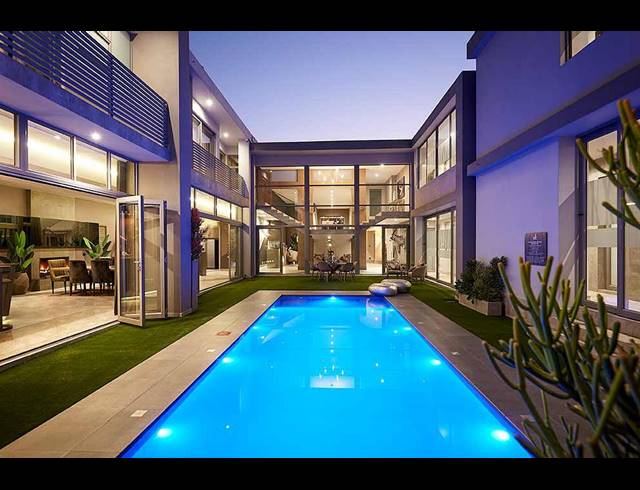 16,444M² HOTEL FOR SALE IN SILVER LAKES GOLF ESTATE